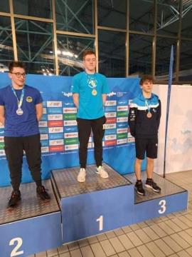 Devet naslovov državnih prvakov za Calcitove plavalce (9)